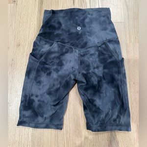 Align High-Rise Short with pockets 8’